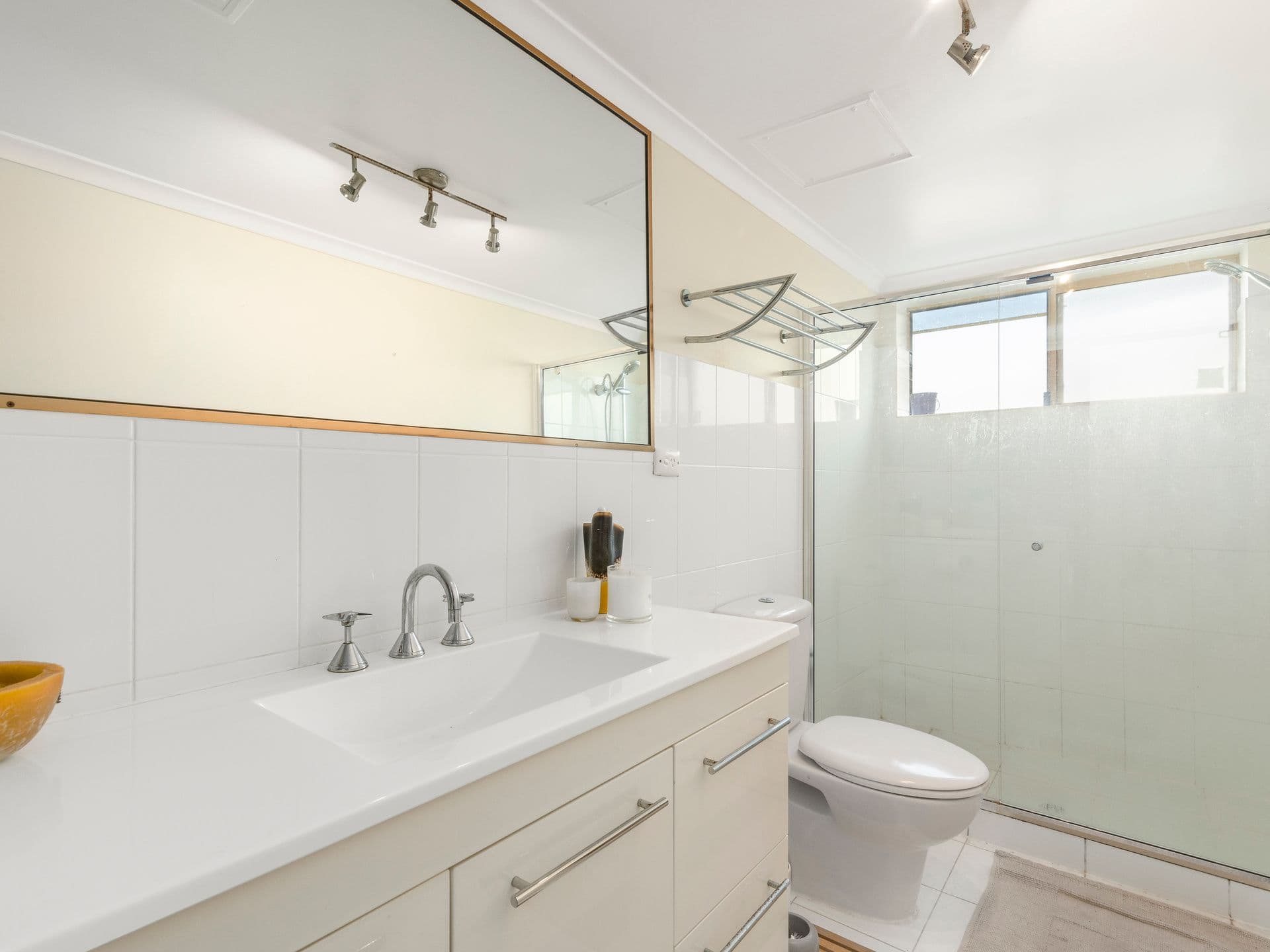 4 Rolan Court, Palm Beach QLD 4221, Palm Beach - Thumbnail 5