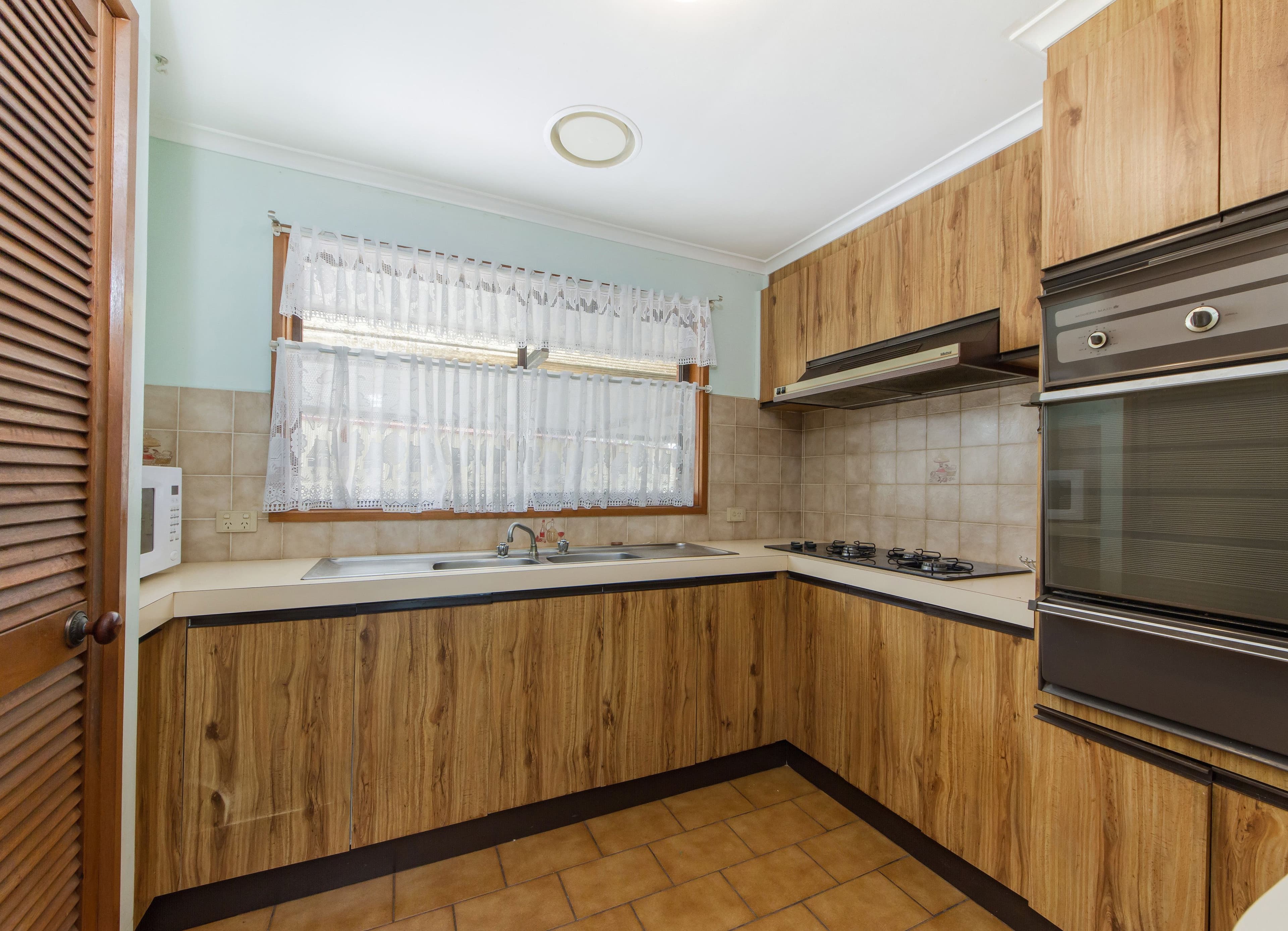 24 Tremaine Avenue, Kings Park VIC 3021, Kings Park - Thumbnail 4