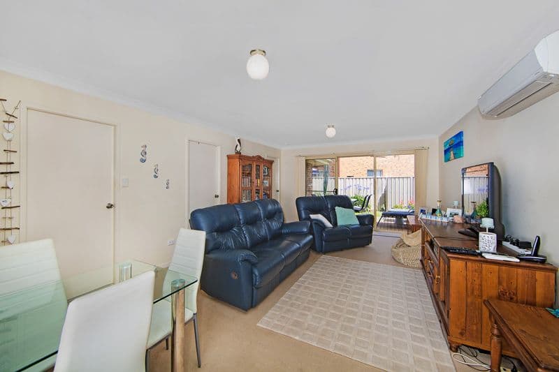 27 Lorraine Avenue, Berkeley Vale NSW 2261, Berkeley Vale - Thumbnail 2
