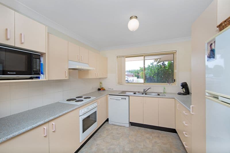 27 Lorraine Avenue, Berkeley Vale NSW 2261, Berkeley Vale - Thumbnail 3