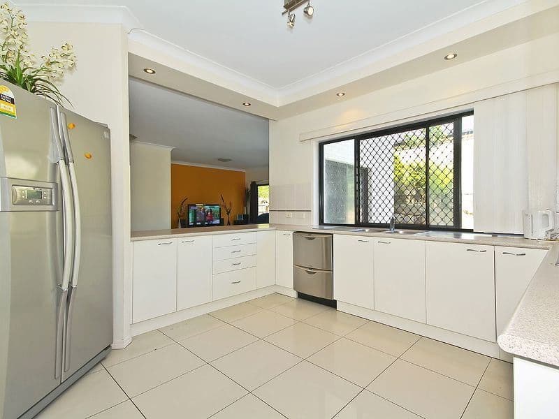 27 Gleneagles Crescent, OXLEY QLD 4075, Oxley - Thumbnail 4