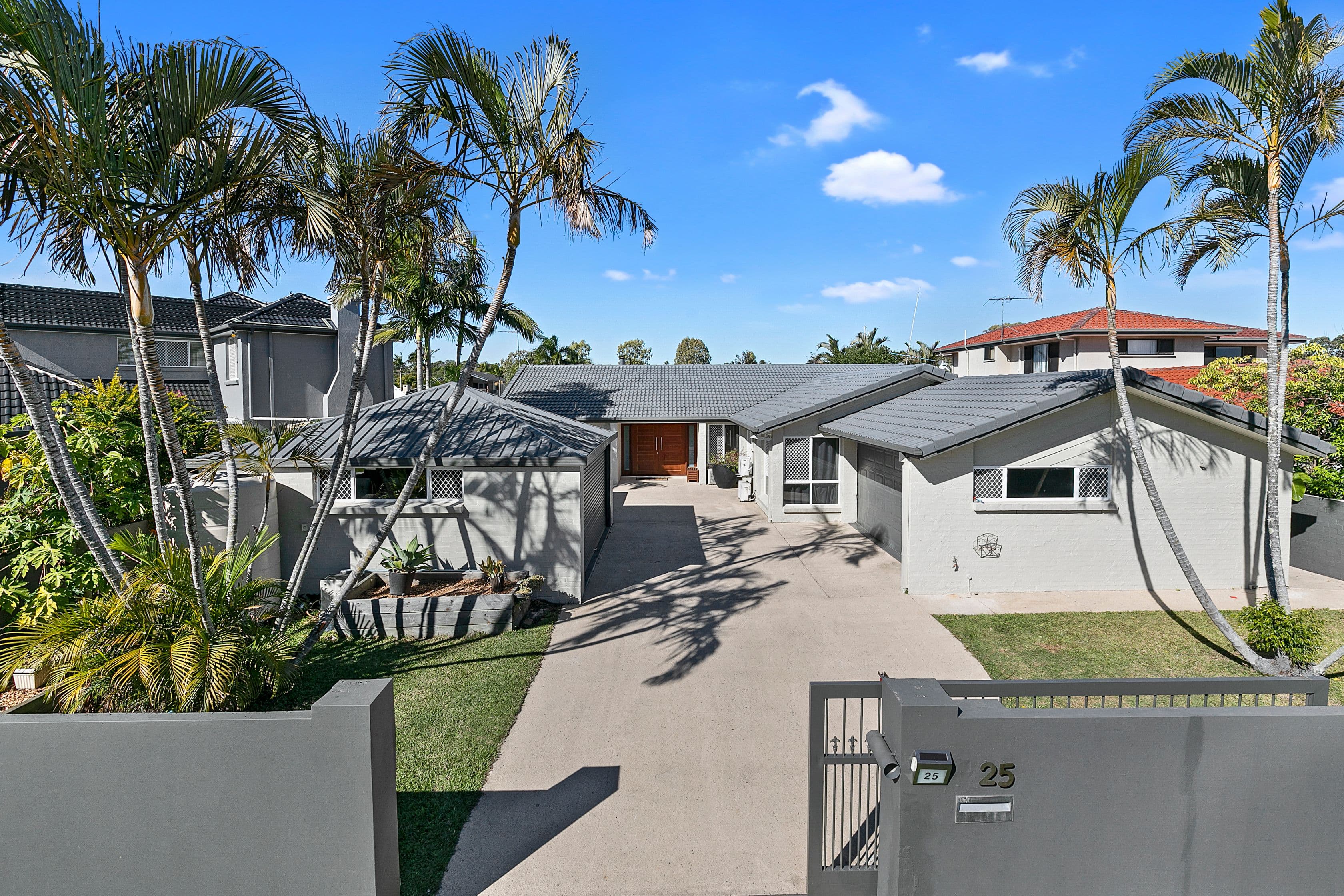 25 Mako Avenue, AQUATIC PARADISE QLD 4159, Aquatic Paradise - Thumbnail 2