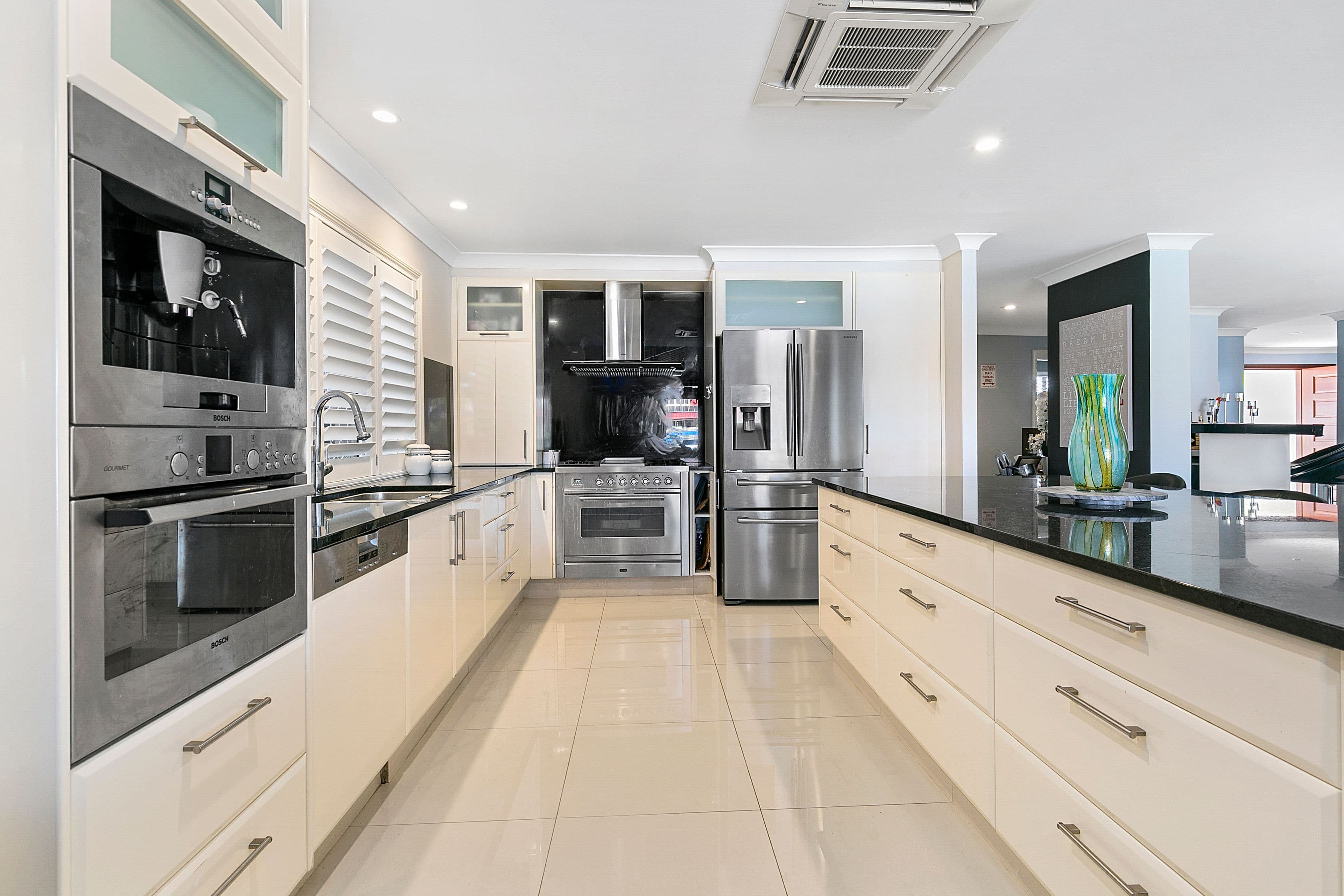 25 Mako Avenue, AQUATIC PARADISE QLD 4159, Aquatic Paradise - Thumbnail 8