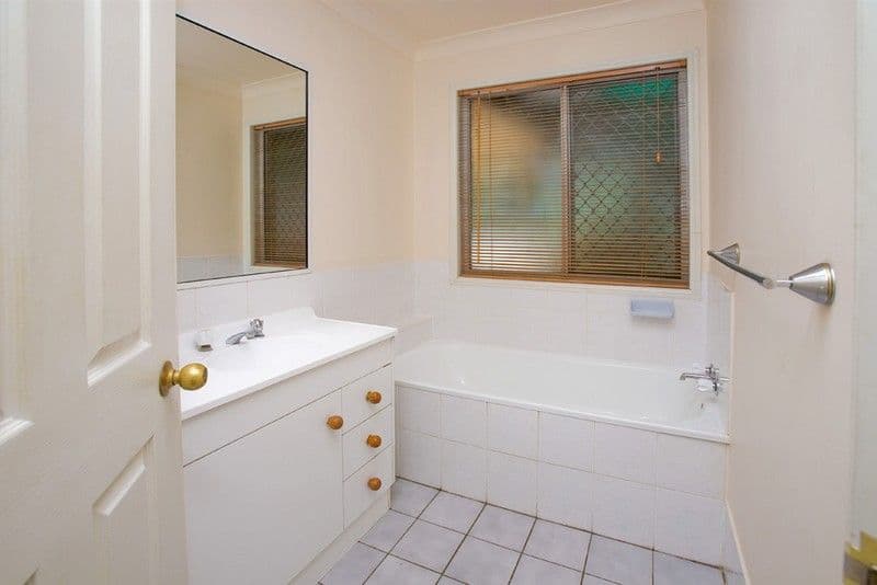 25 Falvey Crescent, GOODNA QLD 4300, Goodna - Thumbnail 4
