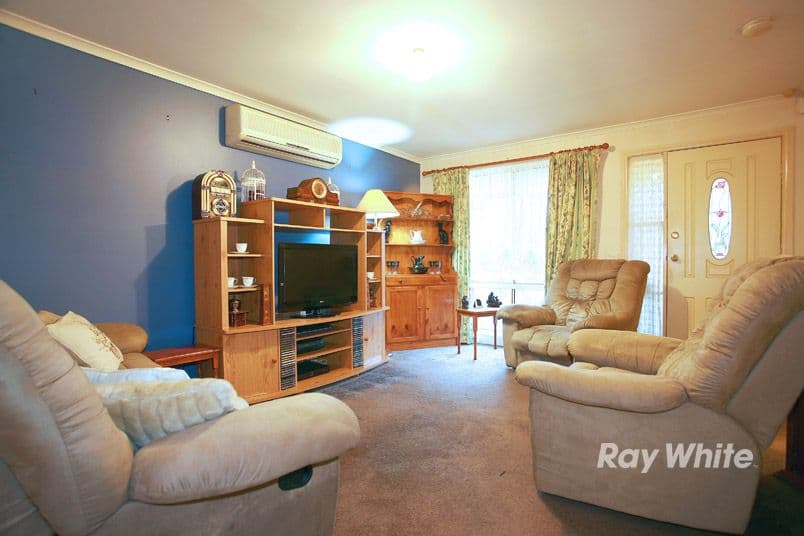 11 Jaye Place, CRANBOURNE WEST VIC 3977, Cranbourne West - Thumbnail 2