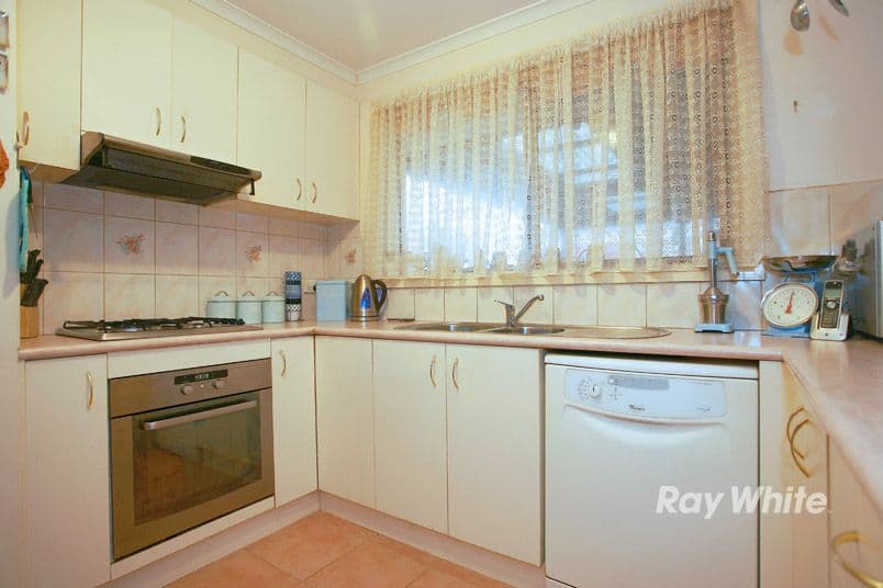 11 Jaye Place, CRANBOURNE WEST VIC 3977, Cranbourne West - Thumbnail 5