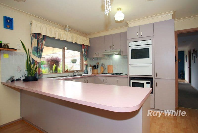 13 Tamworth Court, CRANBOURNE VIC 3977, Cranbourne - Thumbnail 3
