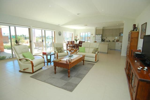 8 Ikona Drive, ECHUCA VIC 3564, Echuca - Thumbnail 4