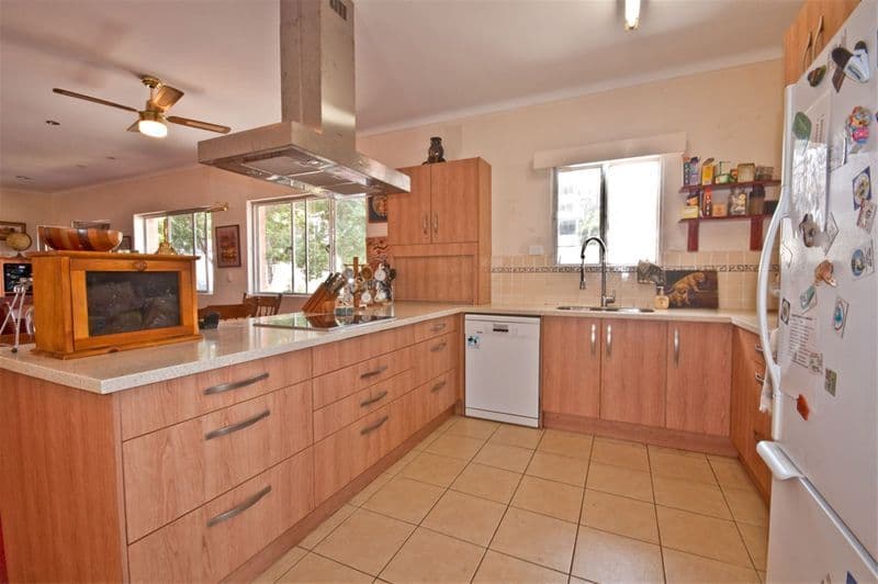 11 Queens Road, HAMILTON QLD 4007, Hamilton - Thumbnail 6