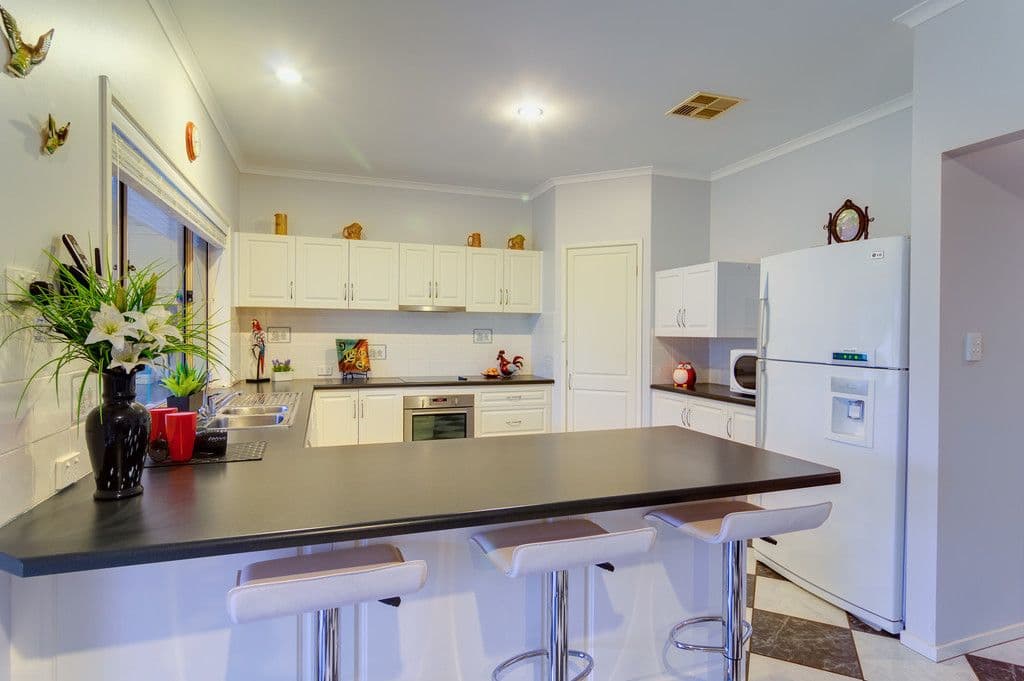 2 Oakley Crescent, Aldinga Beach SA 5173, Aldinga Beach - Thumbnail 3