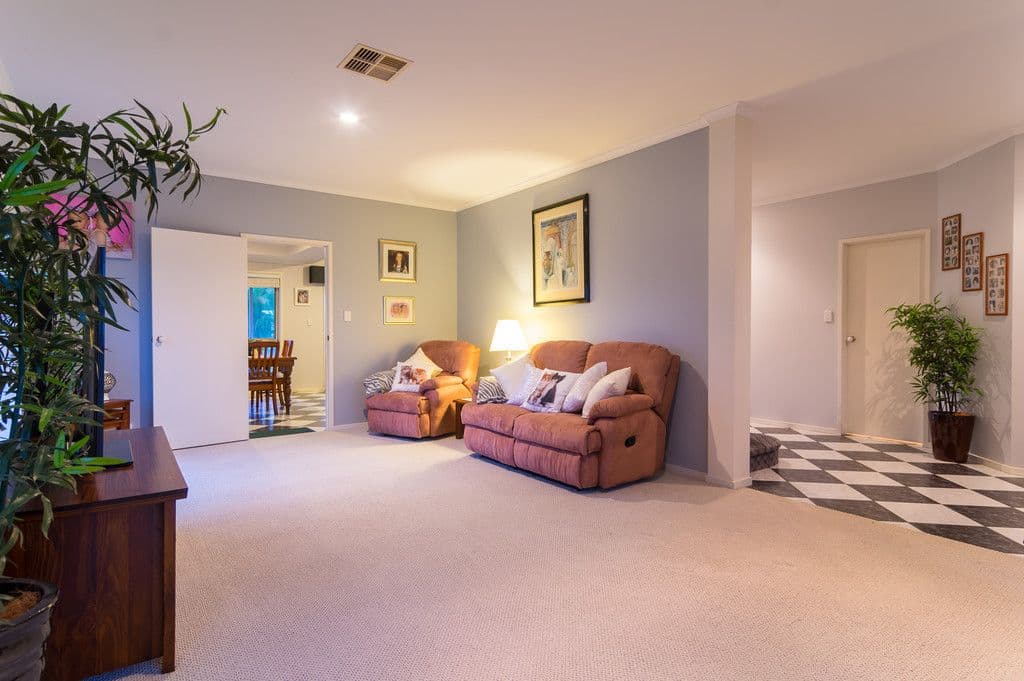 2 Oakley Crescent, Aldinga Beach SA 5173, Aldinga Beach - Thumbnail 6