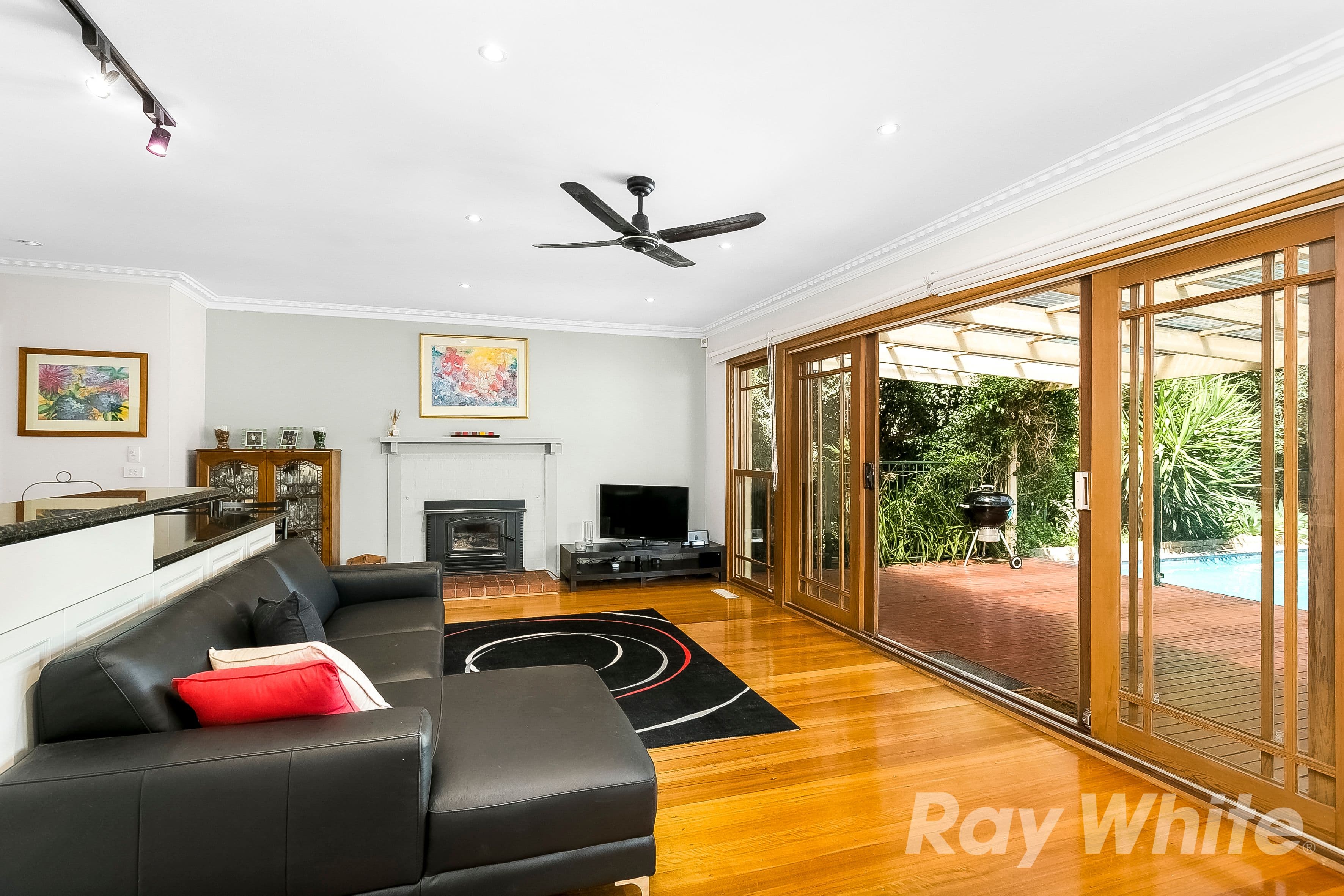 14 Summit Crescent, Glen Waverley VIC 3150, Glen Waverley - Thumbnail 3
