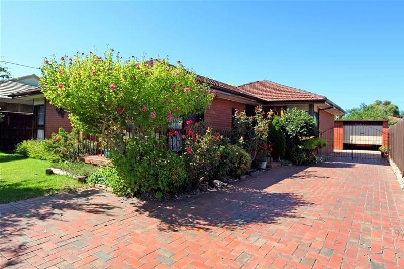 34 Sandhurst Crescent, BUNDOORA VIC 3083, Bundoora - Image 1