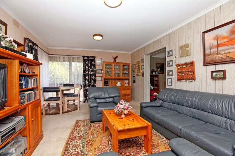 34 Sandhurst Crescent, BUNDOORA VIC 3083, Bundoora - Thumbnail 2