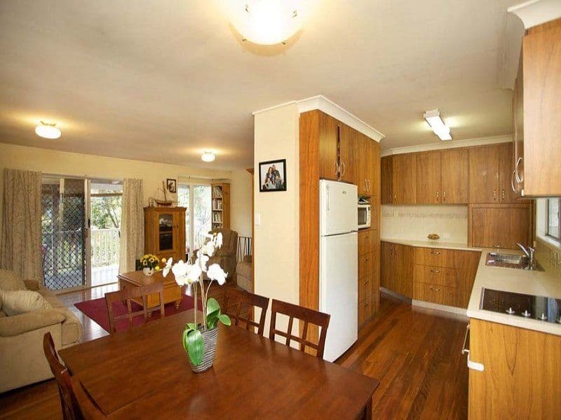 21 Togar Street, MANSFIELD QLD 4122, Mansfield - Thumbnail 2
