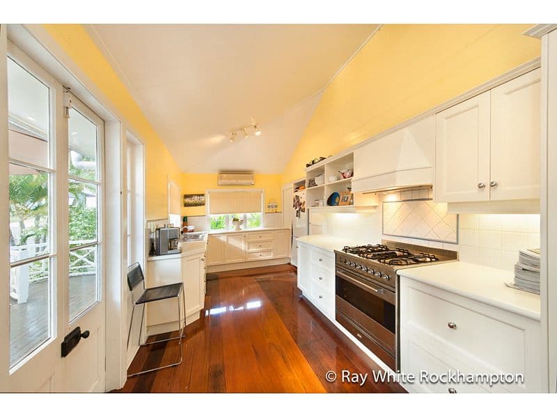 80 Cambridge Street, THE RANGE QLD 4700, The Range - Thumbnail 3