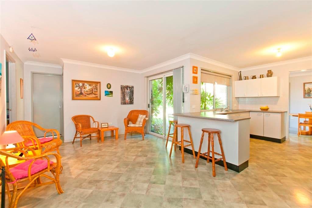 10 Lapidus Street, Birkdale QLD 4159, Birkdale - Thumbnail 3