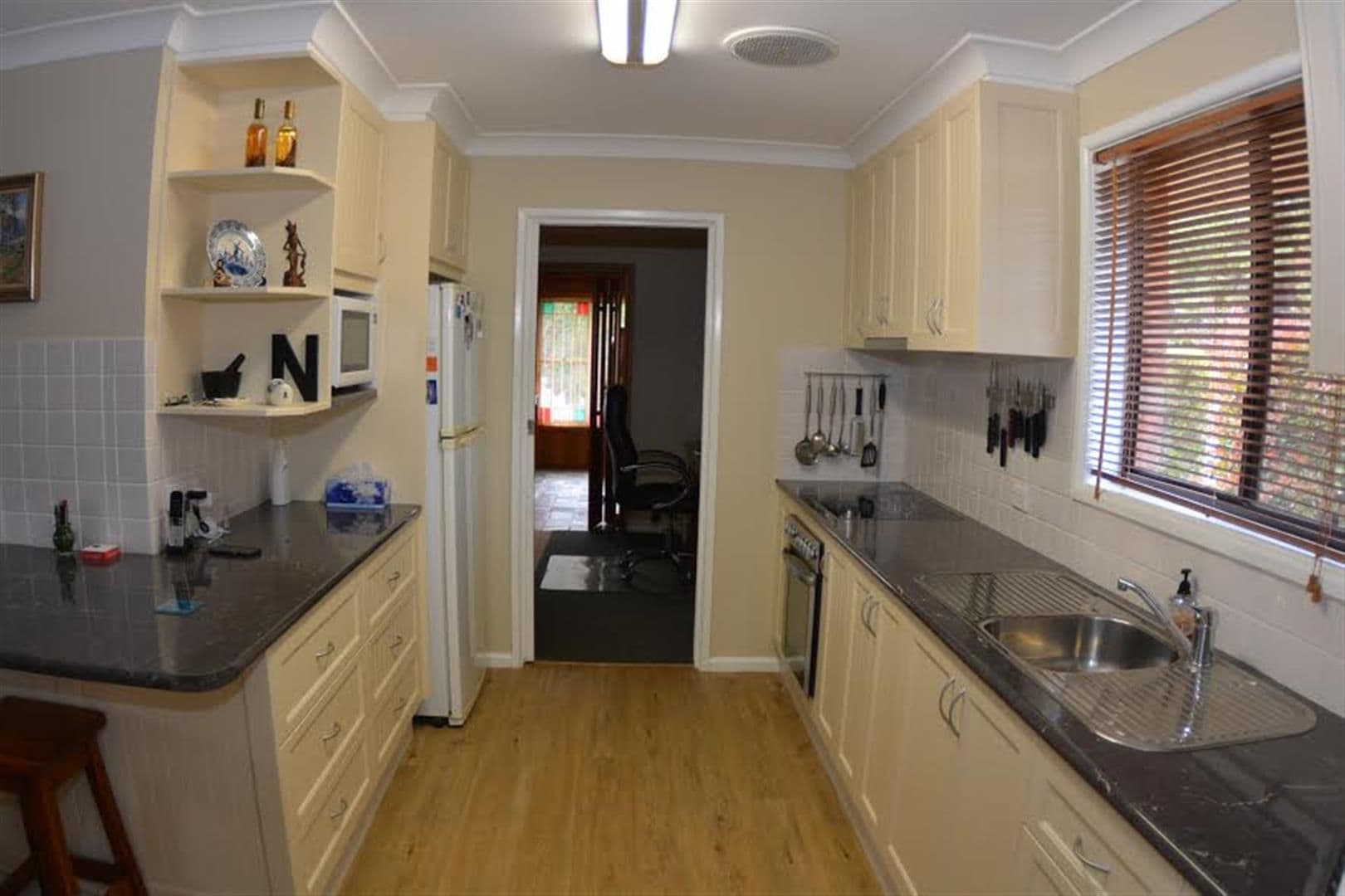 13 Glenhaven Avenue, Parkes - Thumbnail 2