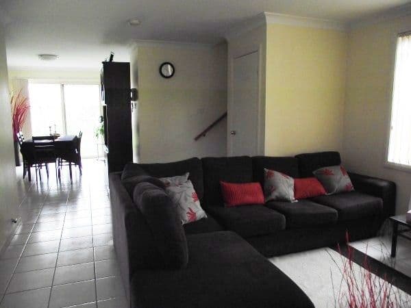 8 Putter Place, Arundel, QLD, 4214, Arundel - Thumbnail 3