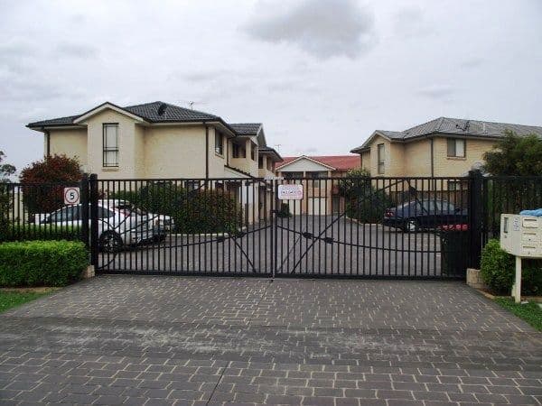 8 Putter Place, Arundel, QLD, 4214, Arundel - Thumbnail 5