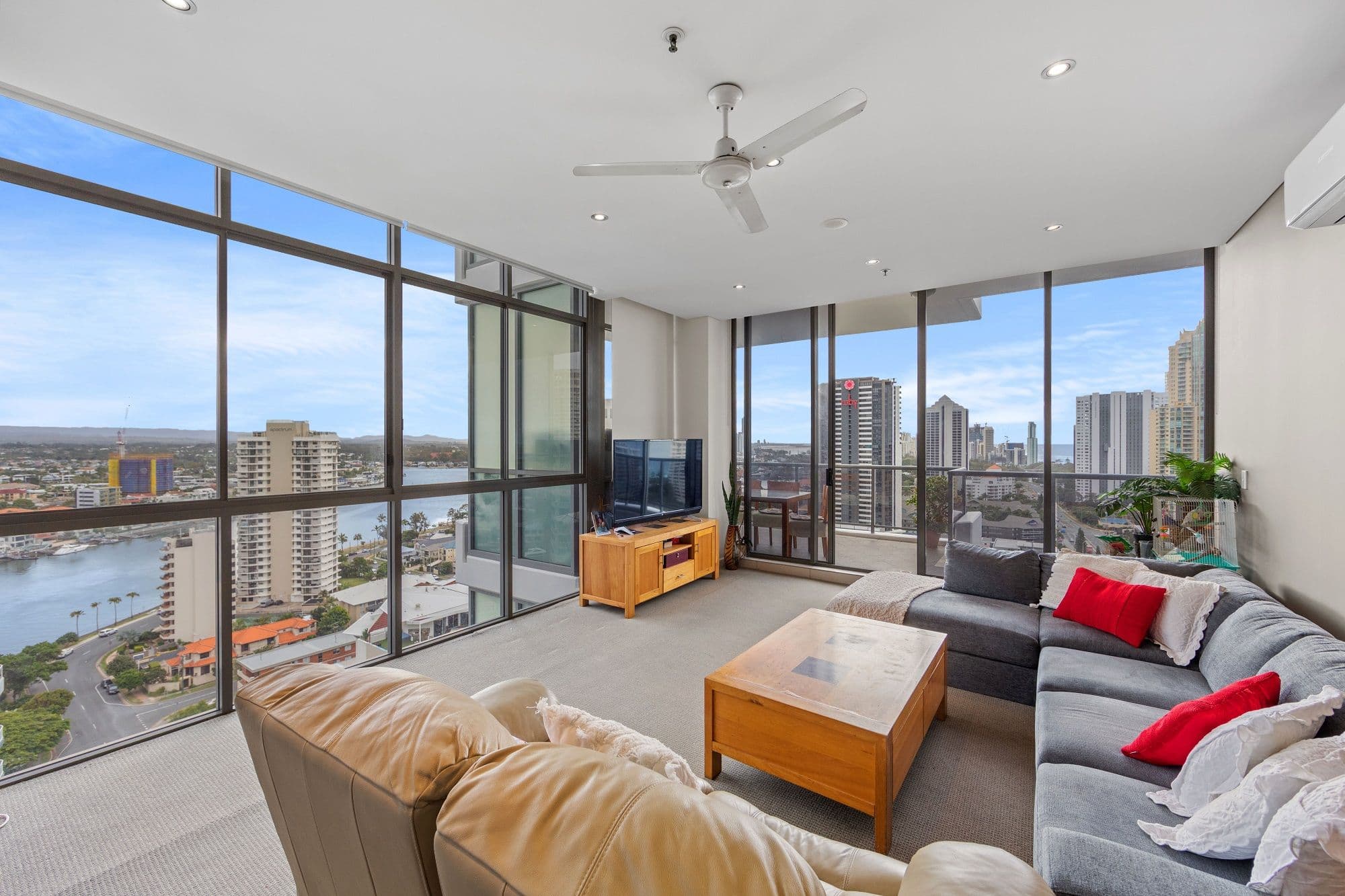 18 Cypress Avenue, Surfers Paradise QLD 4217, Surfers Paradise - Thumbnail 2