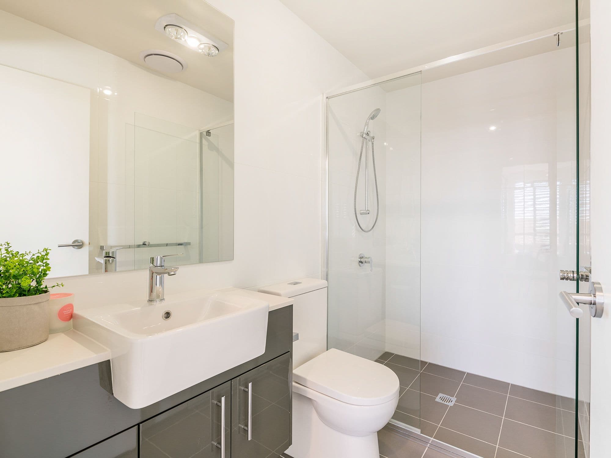 902 Logan Road, Holland Park West QLD 4121, Holland Park - Thumbnail 5