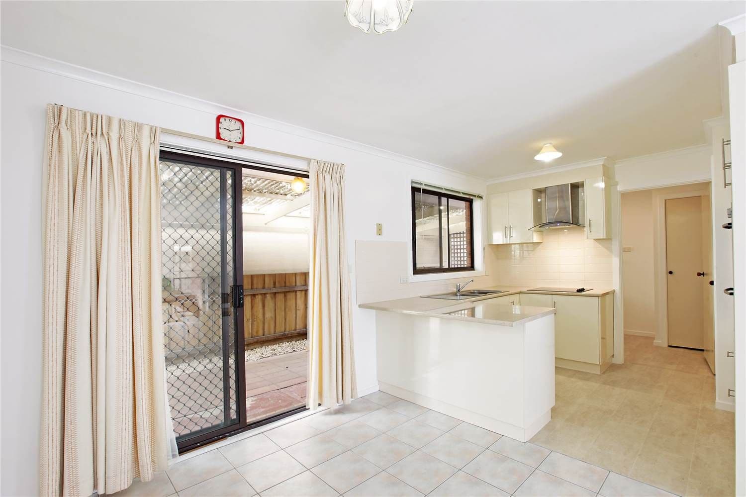 11 Enfield Close, CORIO VIC 3214, Corio - Thumbnail 3