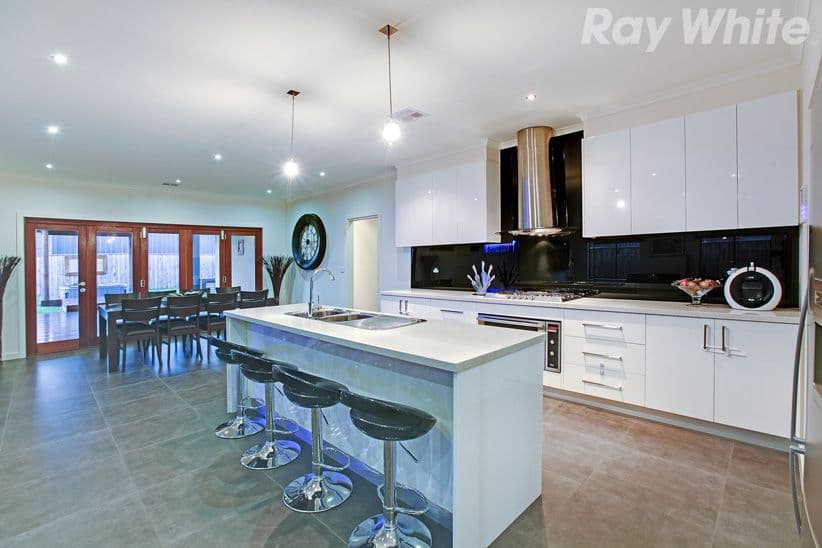 8 Woodstock Drive, Doreen VIC 3754, Doreen - Thumbnail 2