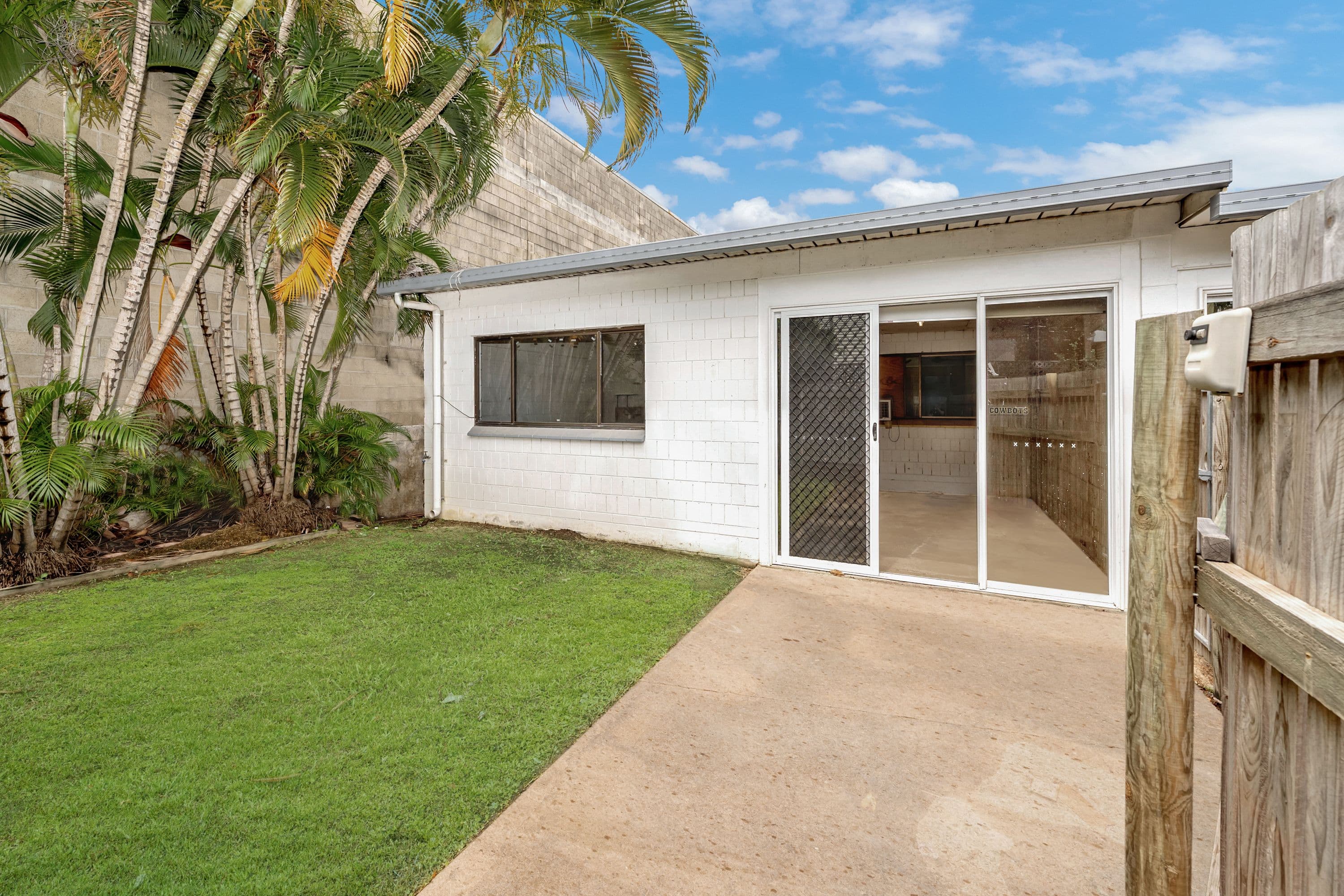57 Livingstone Street, West End QLD 4810, West End - Image 1