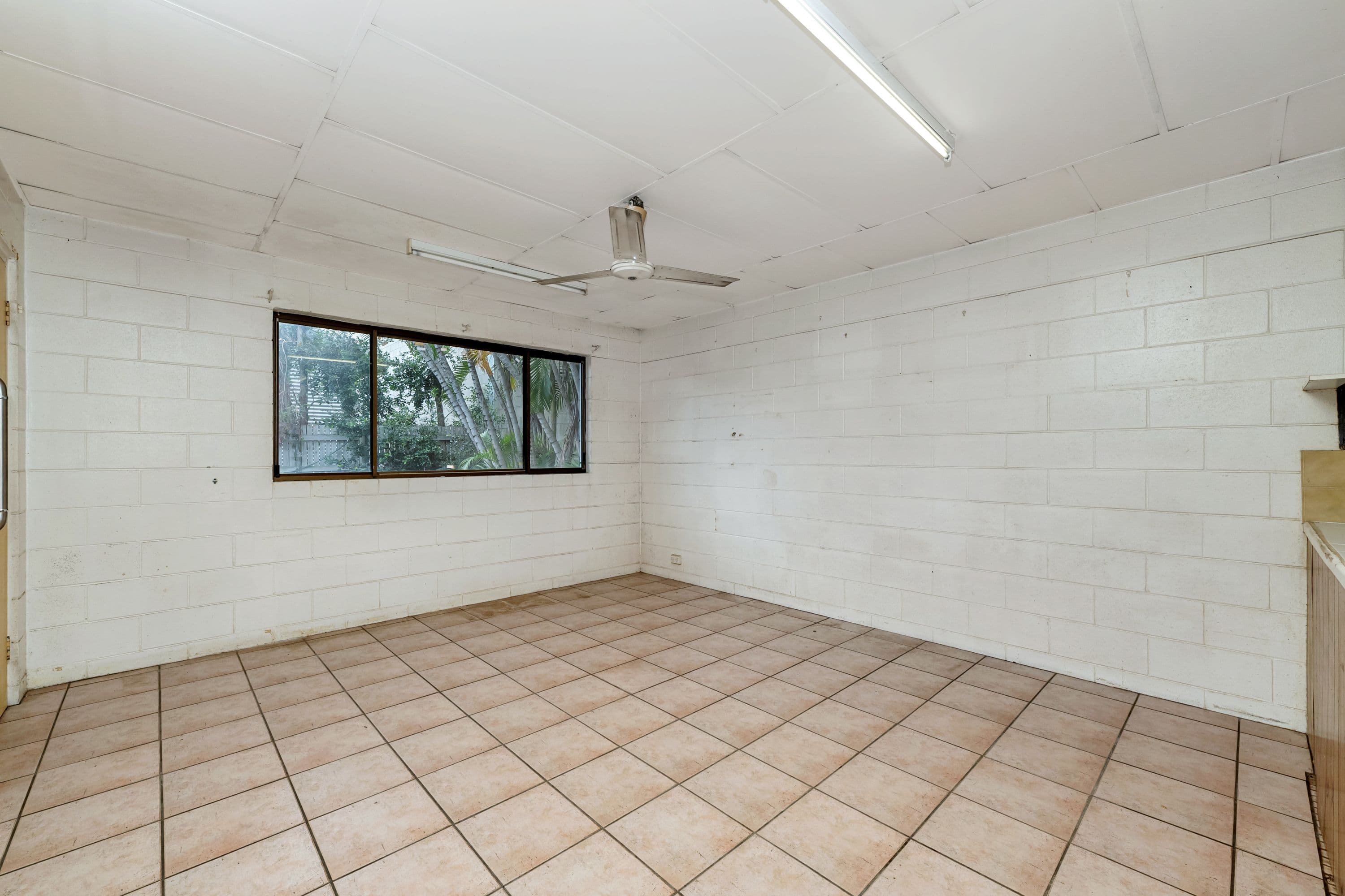 57 Livingstone Street, West End QLD 4810, West End - Thumbnail 3