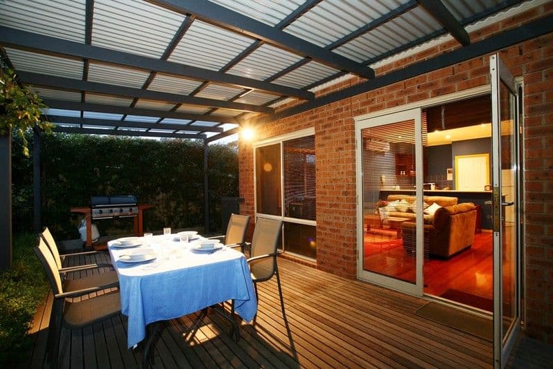 10 Royston Avenue, BERWICK VIC 3806, Berwick - Thumbnail 2