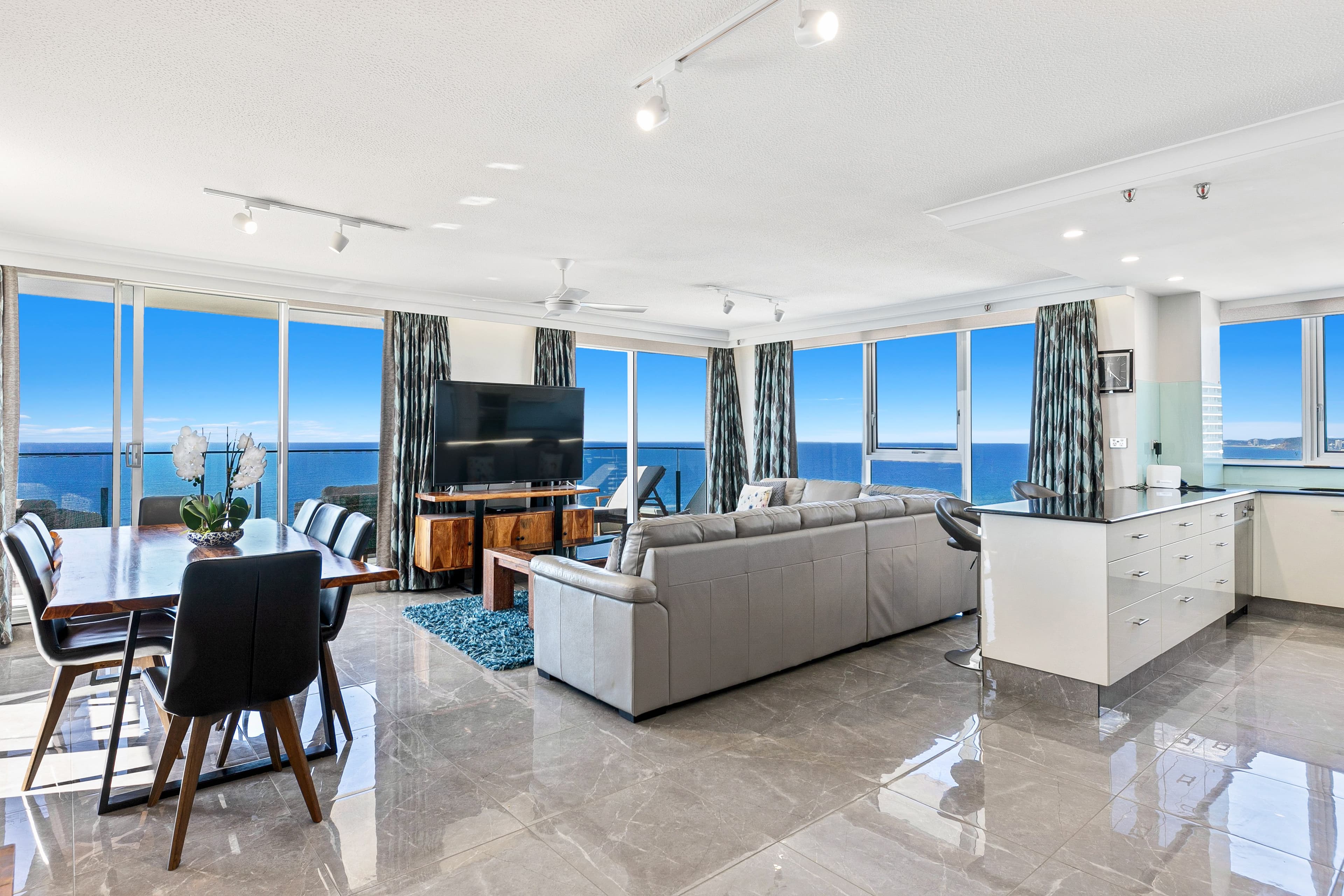 25A 'Beach Haven' 1 Albert Avenue, Broadbeach QLD 4218, Broadbeach - Thumbnail 3