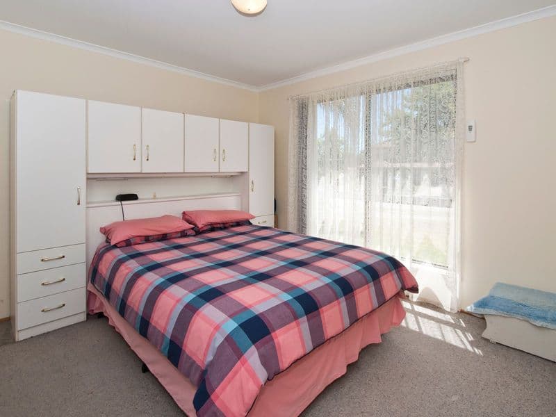 8 Young Street, TROTT PARK SA 5158, Trott Park - Thumbnail 3