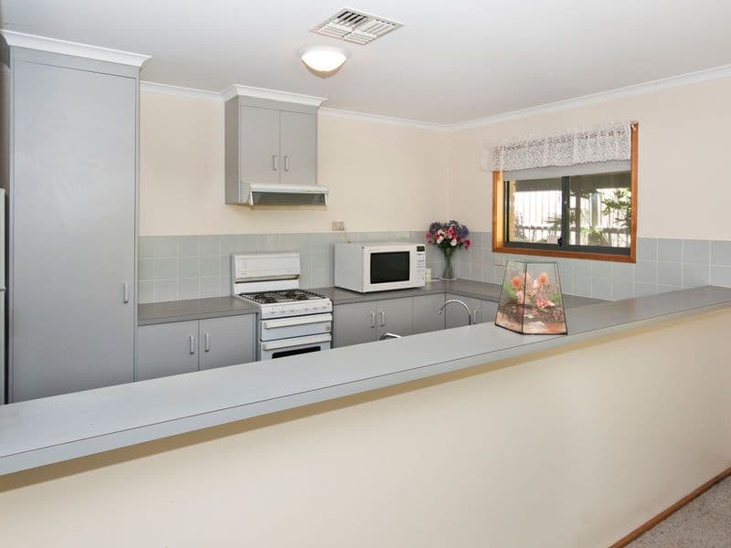 8 Young Street, TROTT PARK SA 5158, Trott Park - Thumbnail 8