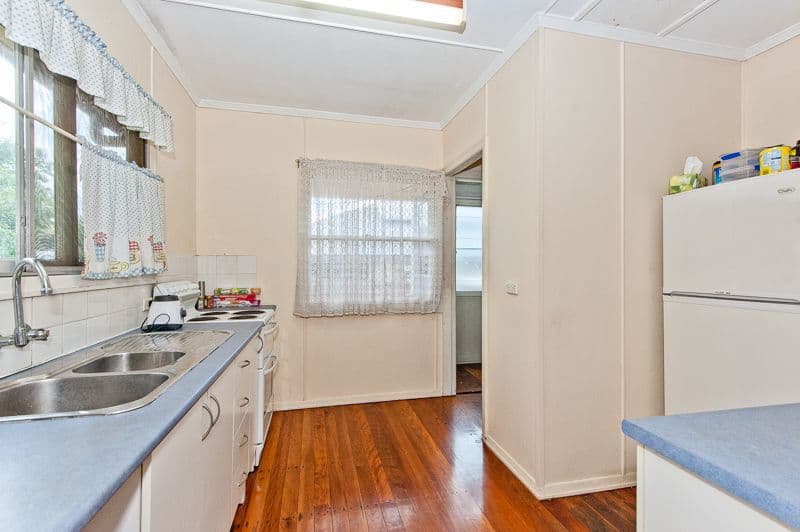 94 Pangeza Street, Stafford Heights QLD 4053, Stafford Heights - Thumbnail 4