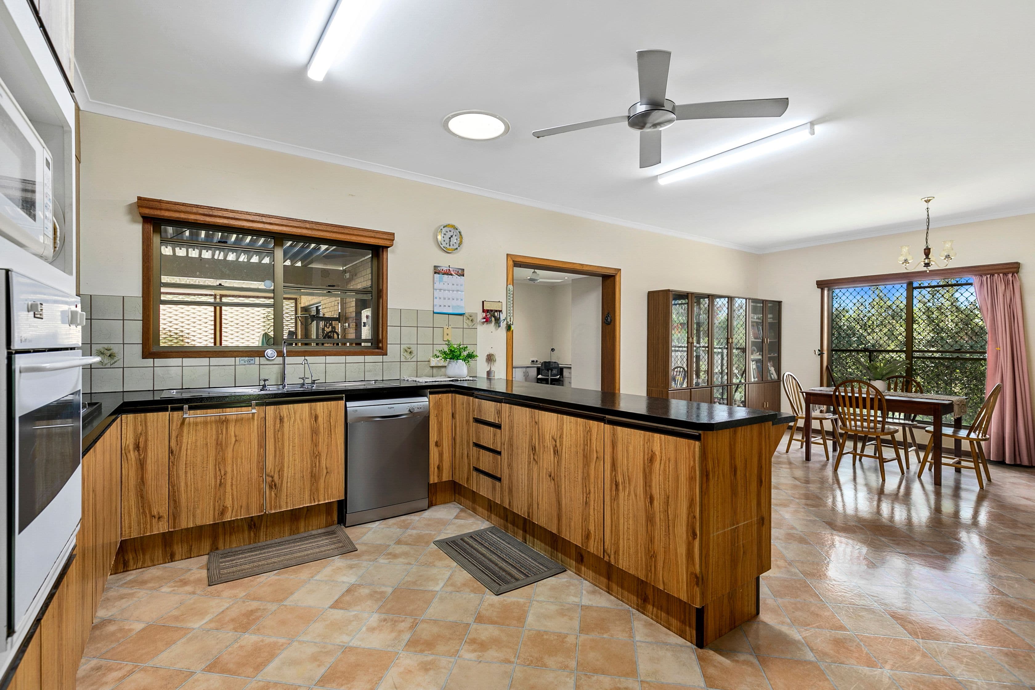 15 Maree Street, Wondunna QLD 4655, Wondunna - Thumbnail 8