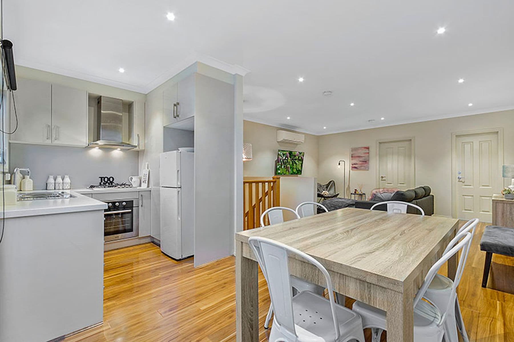 4/7 Stamford Crescent, Rowville - Thumbnail 3