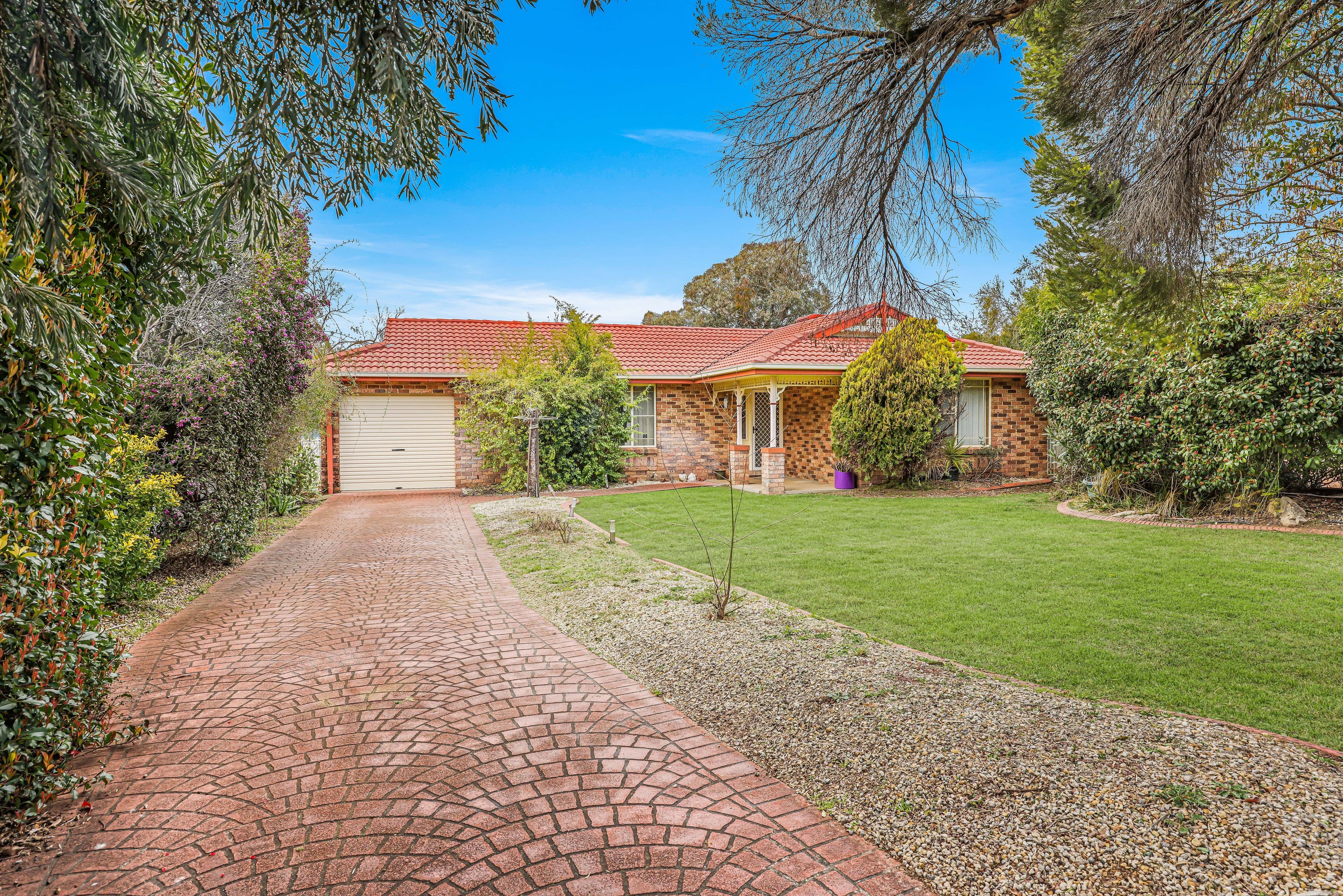 11 Wayamba Close, Tamworth NSW 2340, Hillvue - Image 1
