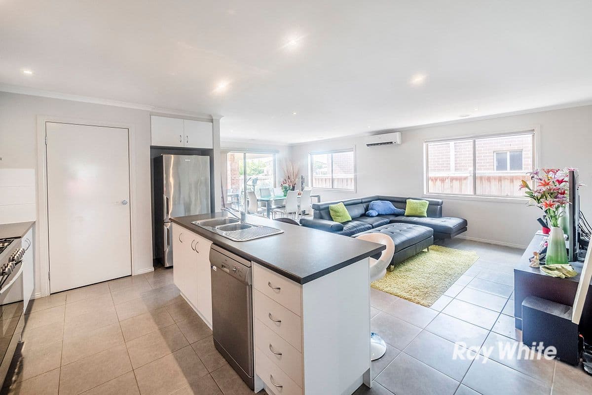 11 Stocks Drive, Cranbourne West VIC 3977, Cranbourne West - Thumbnail 3