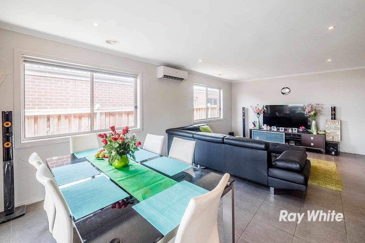 11 Stocks Drive, Cranbourne West VIC 3977, Cranbourne West - Thumbnail 6