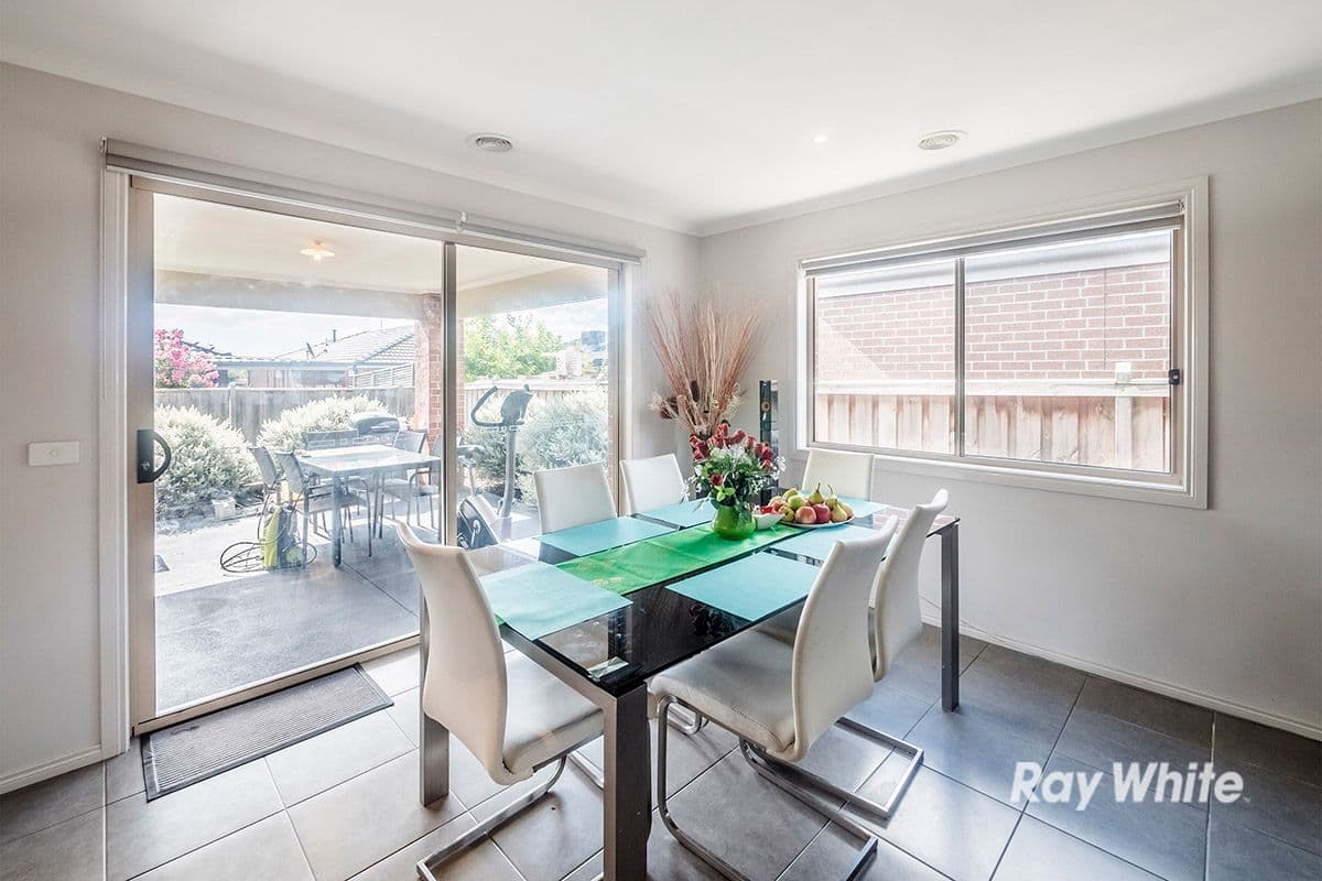 11 Stocks Drive, Cranbourne West VIC 3977, Cranbourne West - Thumbnail 8
