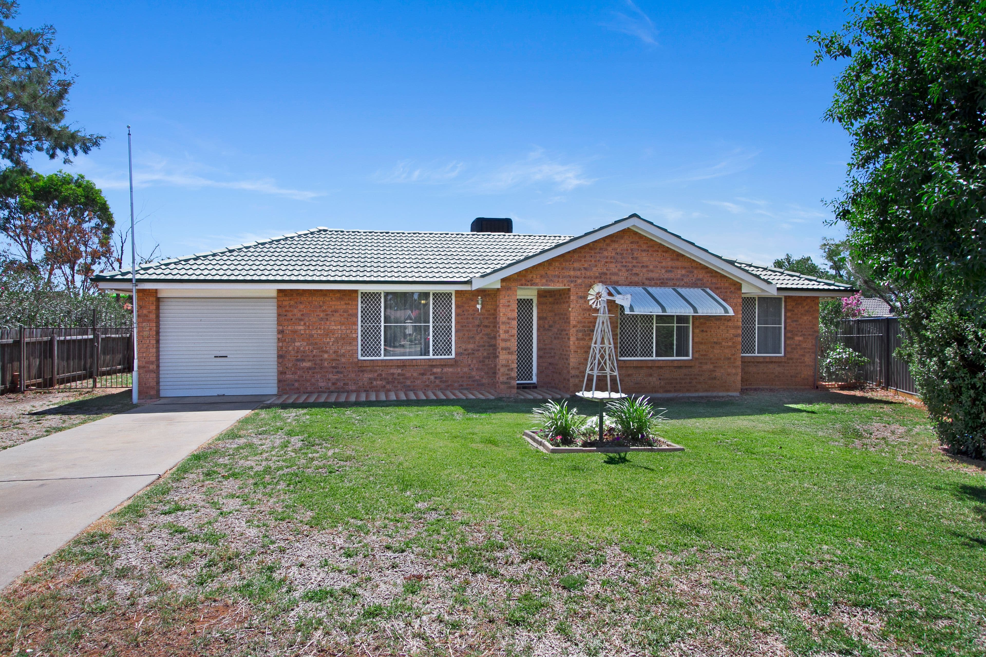 20 Caley Close, Tamworth NSW 2340, Tamworth - Image 1