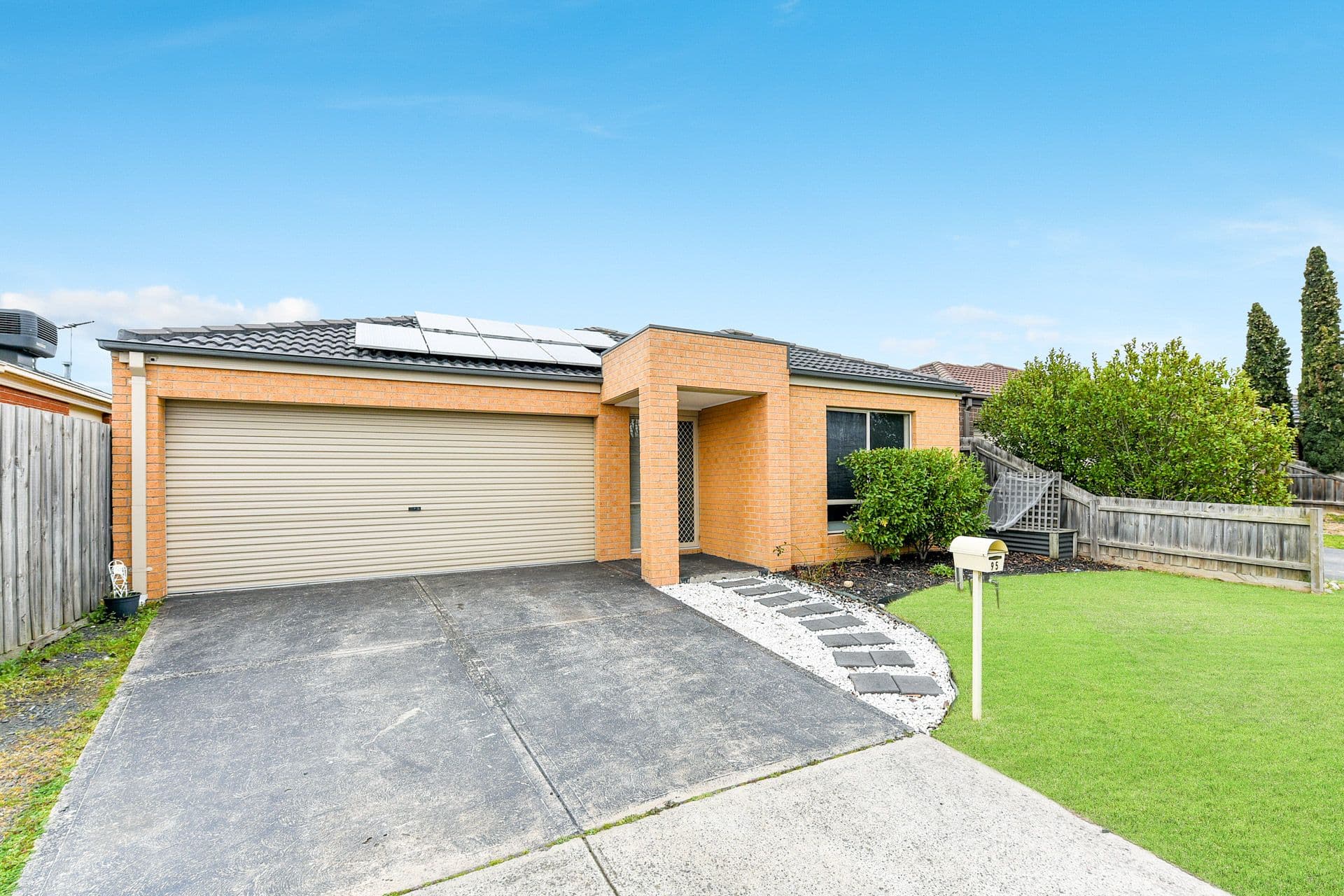 95 Melissa Way, Pakenham VIC 3810, Pakenham - Thumbnail 2