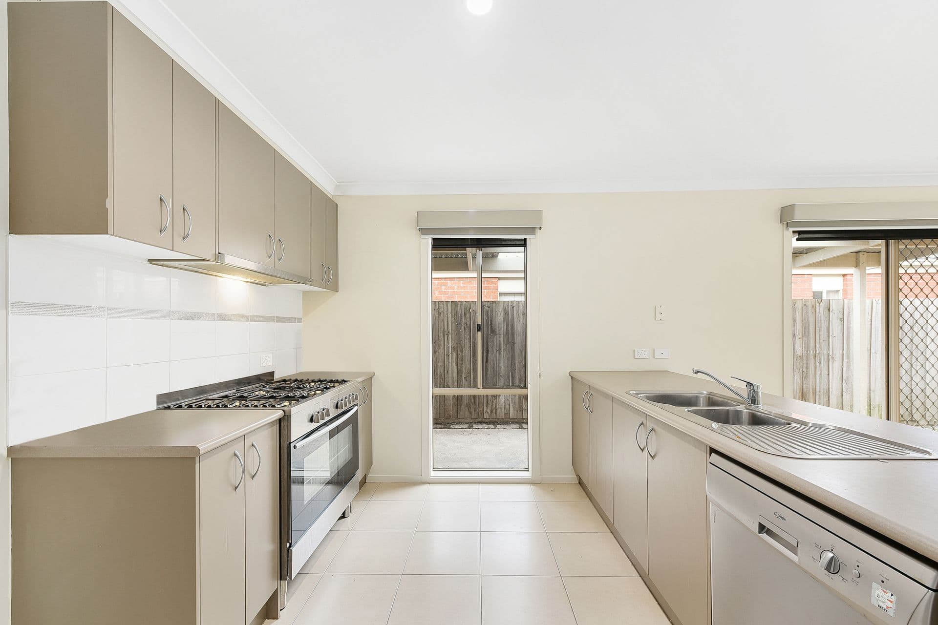 95 Melissa Way, Pakenham VIC 3810, Pakenham - Thumbnail 6