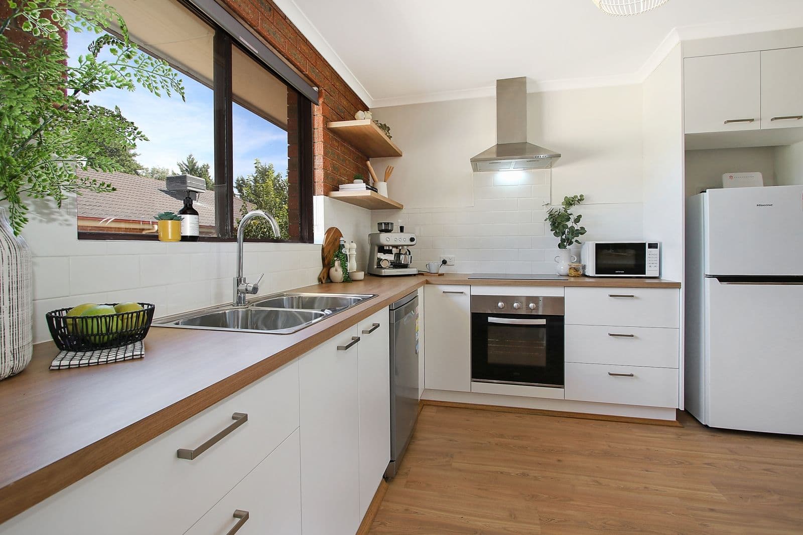 1/595 Webb Street, Lavington NSW 2641, Lavington - Image 1