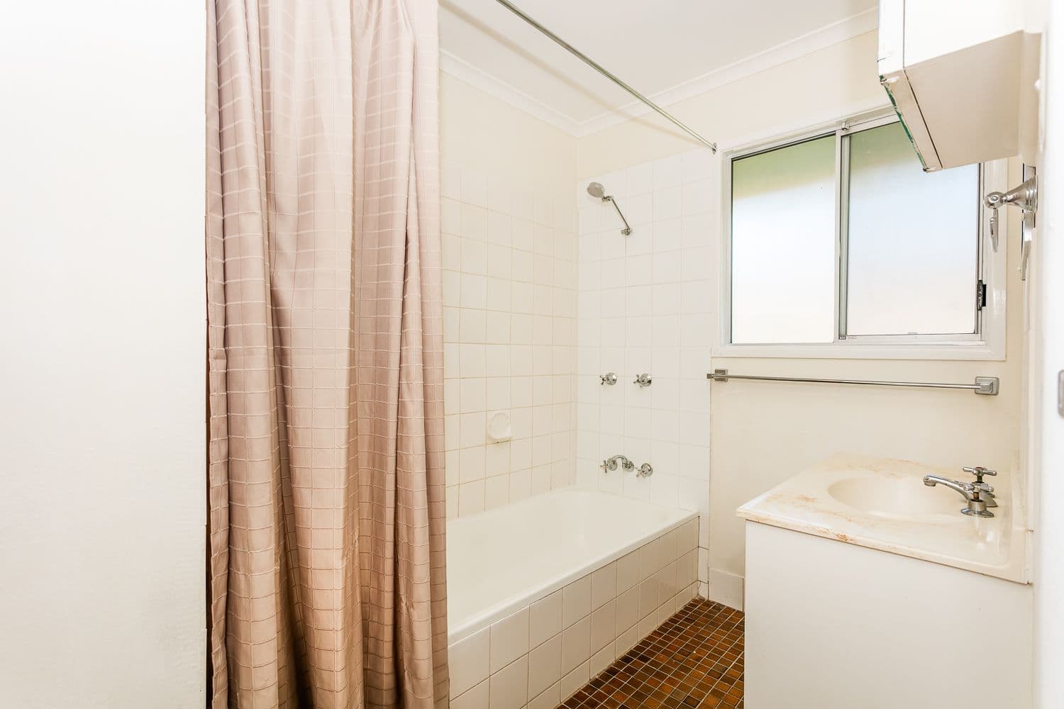 22 Dampier Avenue, Eagleby QLD 4207, Eagleby - Thumbnail 4