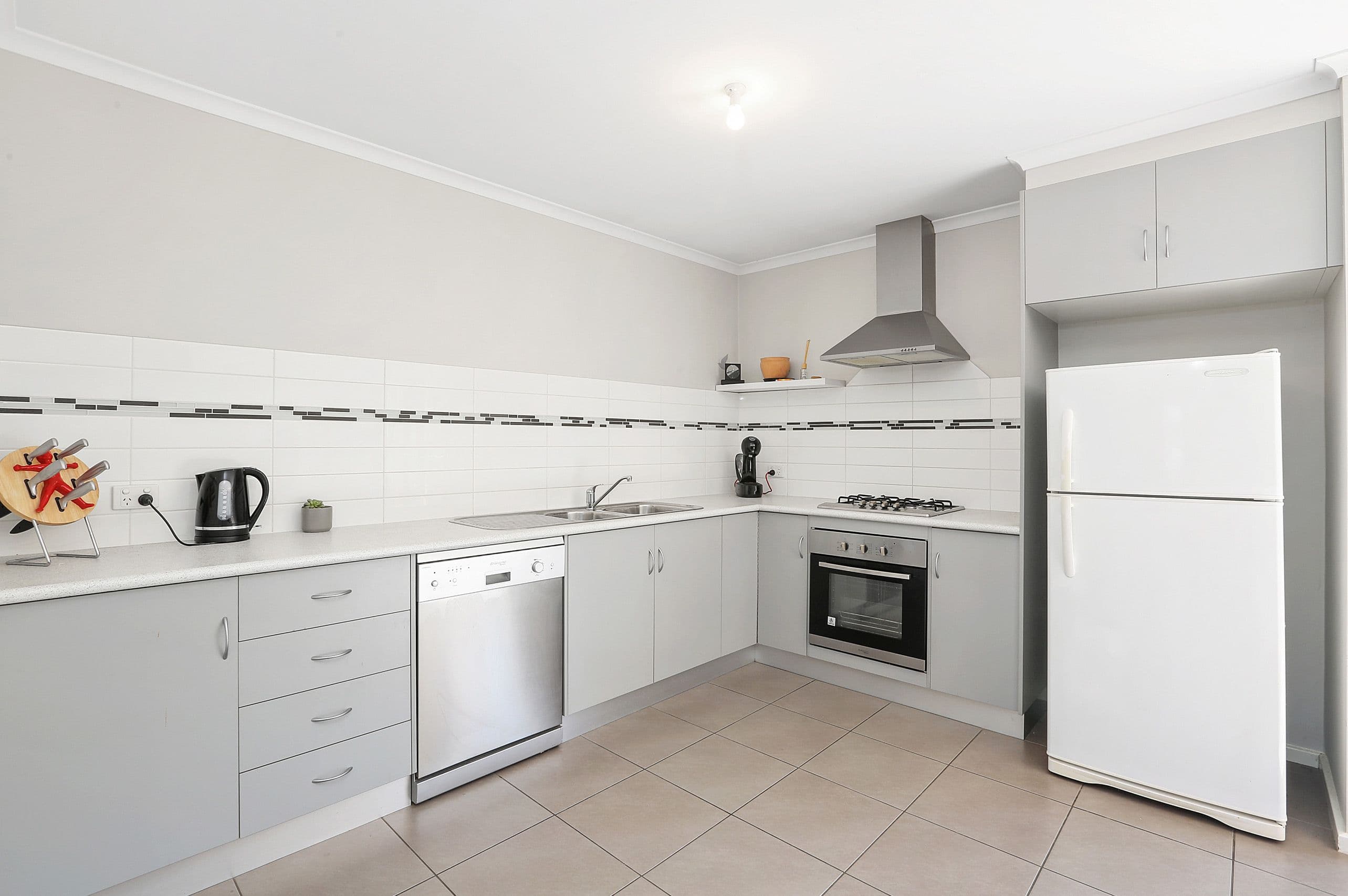 23 Flinders Avenue, Lara VIC 3212, Lara - Thumbnail 2