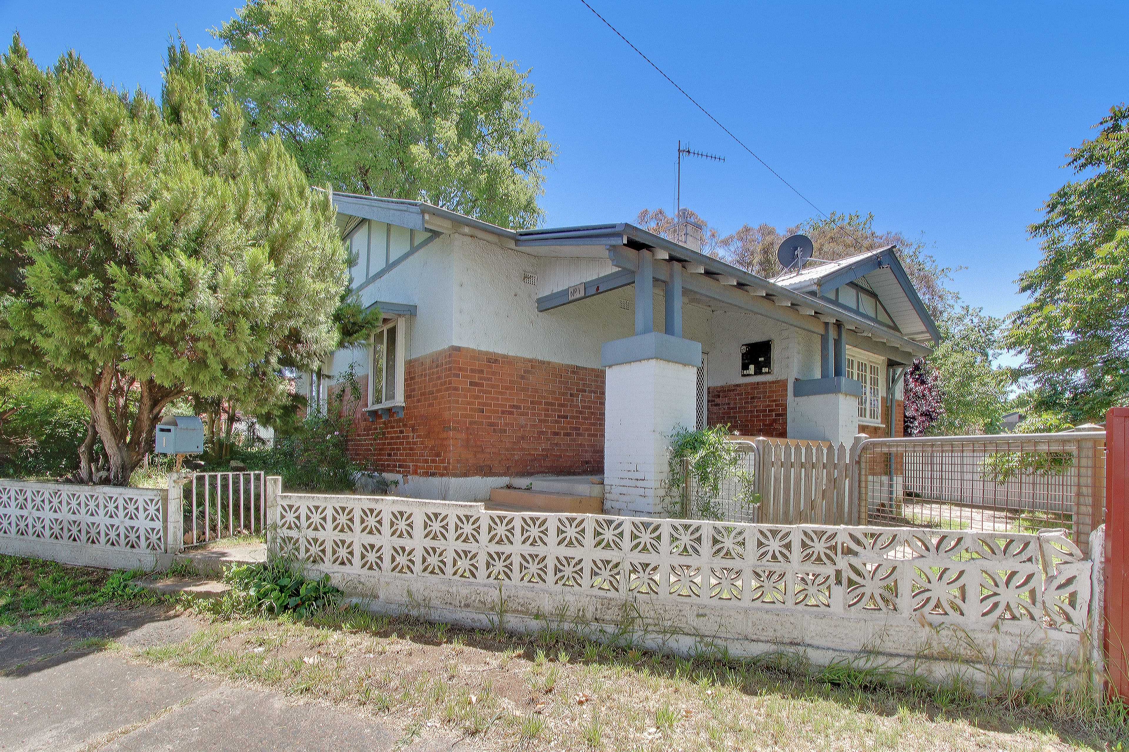 1 Bradley Street, Goulburn - Image 1