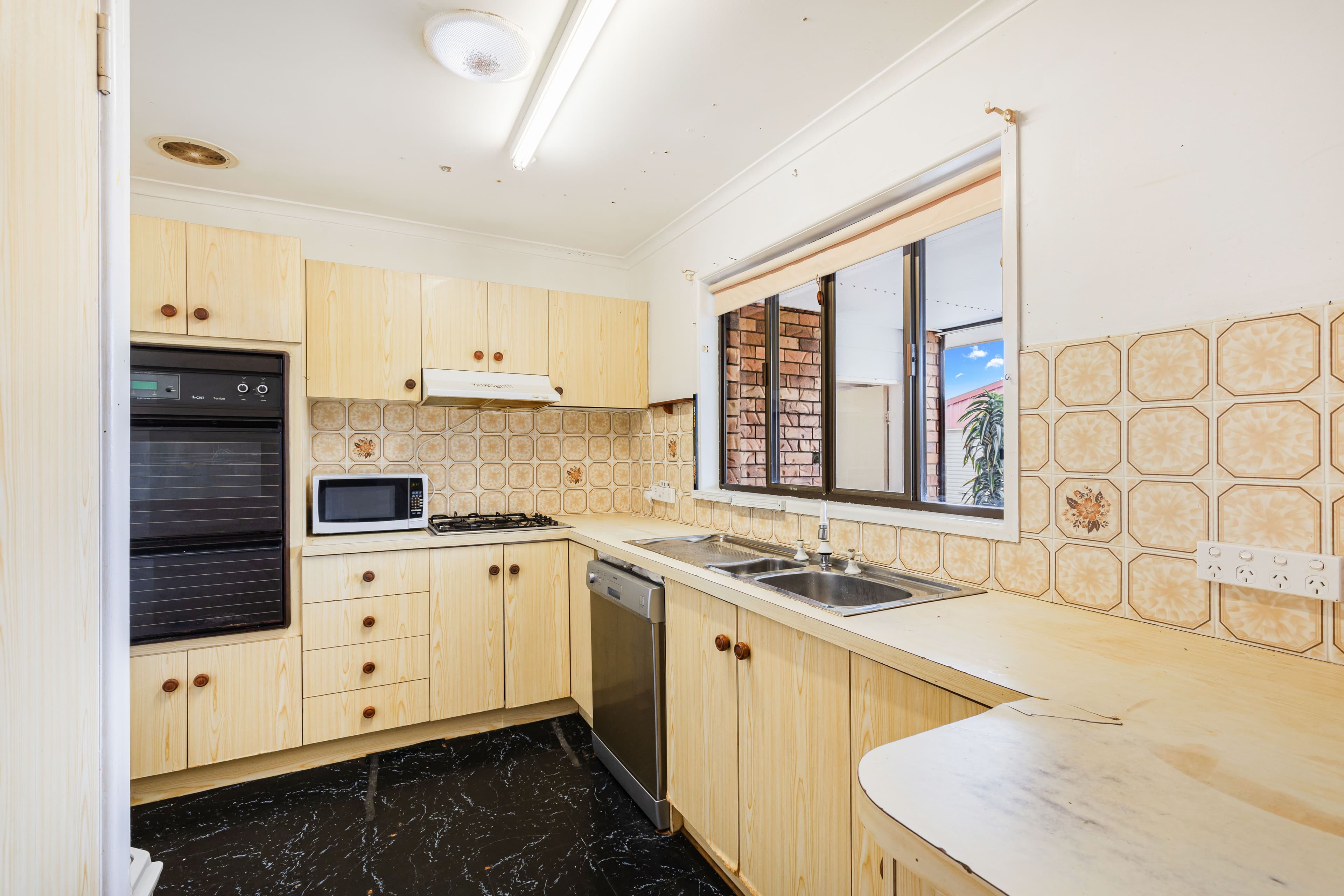21 Galatea Street, Point Vernon QLD 4655, Point Vernon - Thumbnail 6