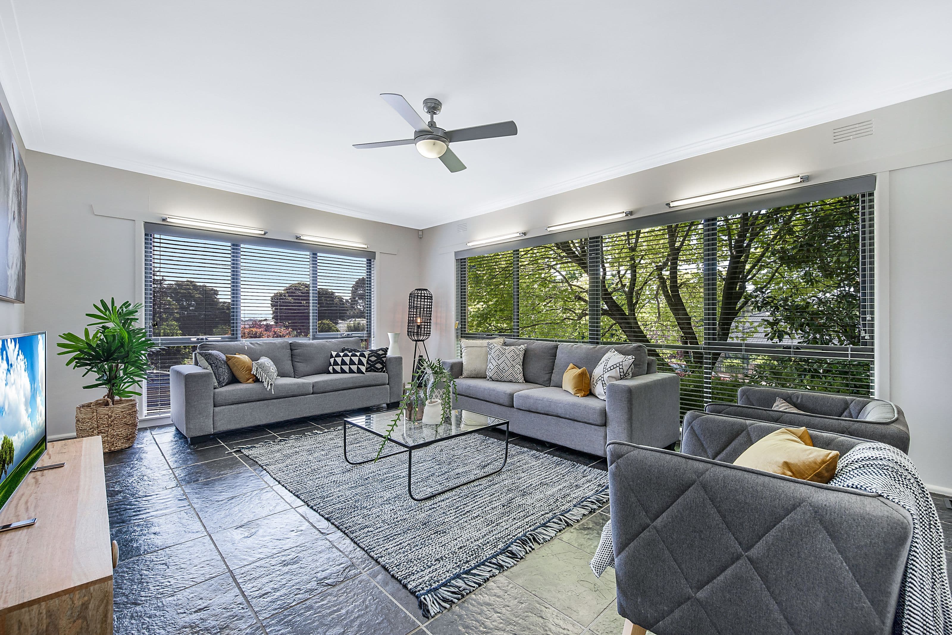 22 Lynden Grove, Mount Waverley VIC 3149, Mount Waverley - Thumbnail 2